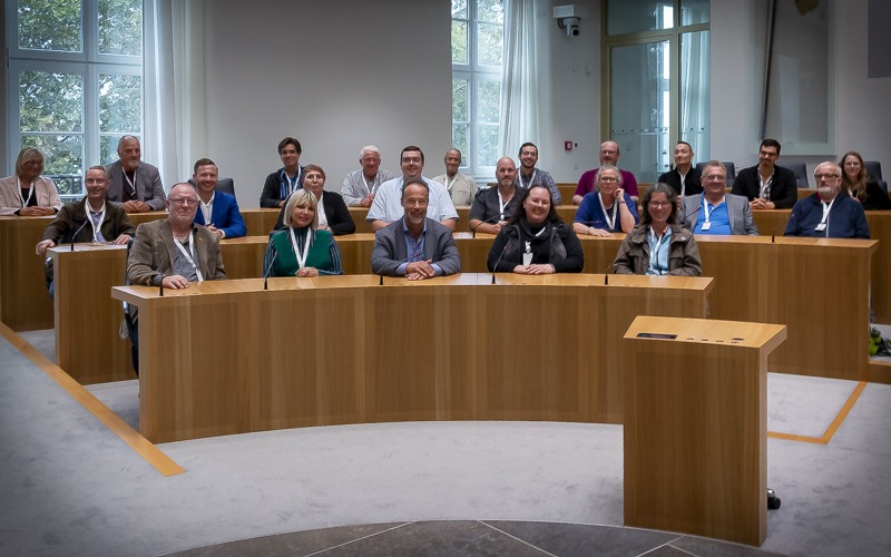 Jan Bollingers Besucher auf der Regierungsbank im Landtag Mainz