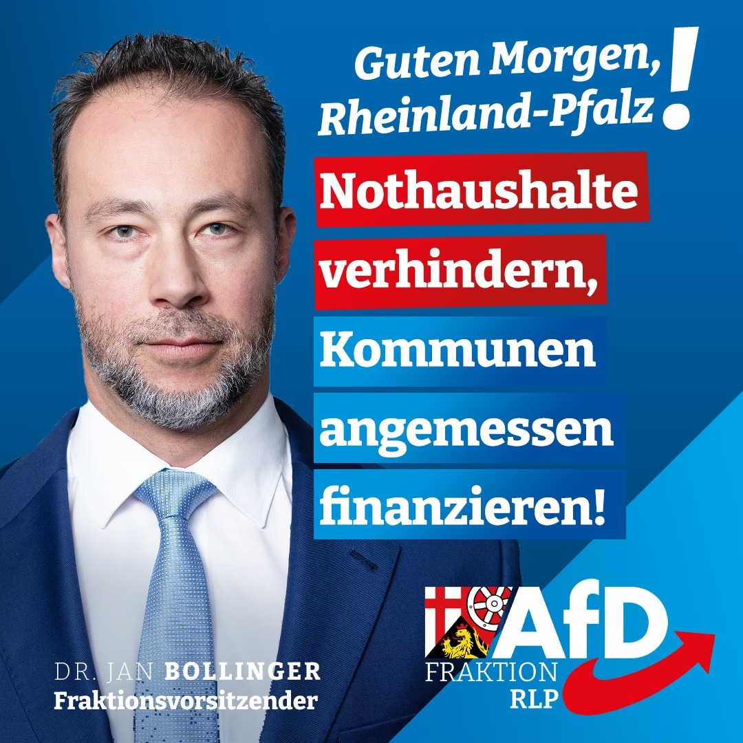 Dr. Jan Bollinger vor blauem Hintergrund mit dem Logo der AfD-Fraktion im Landtag Rheinland-Pfalz